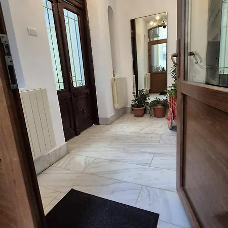 Boutique Old 2 Boekarest