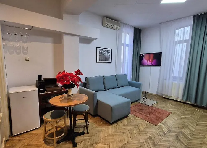 Boutique Old 2 *