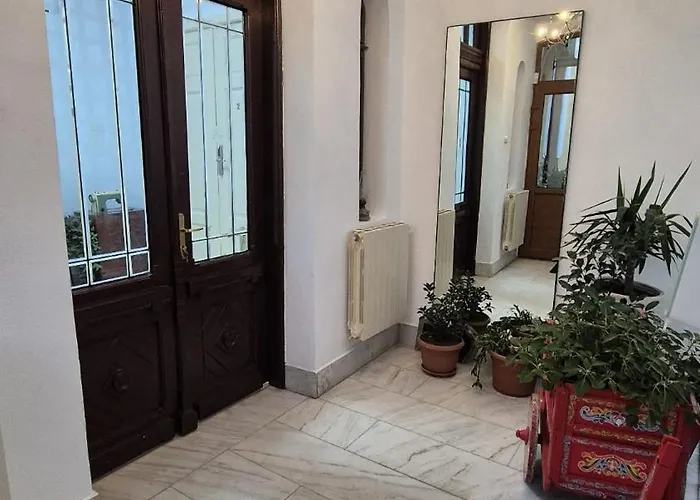 Boutique Old 2 *