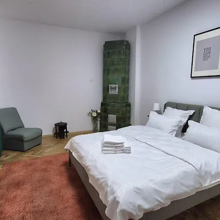 Boutique Old 2 *