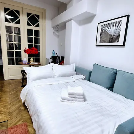 Boutique Old 2 *
